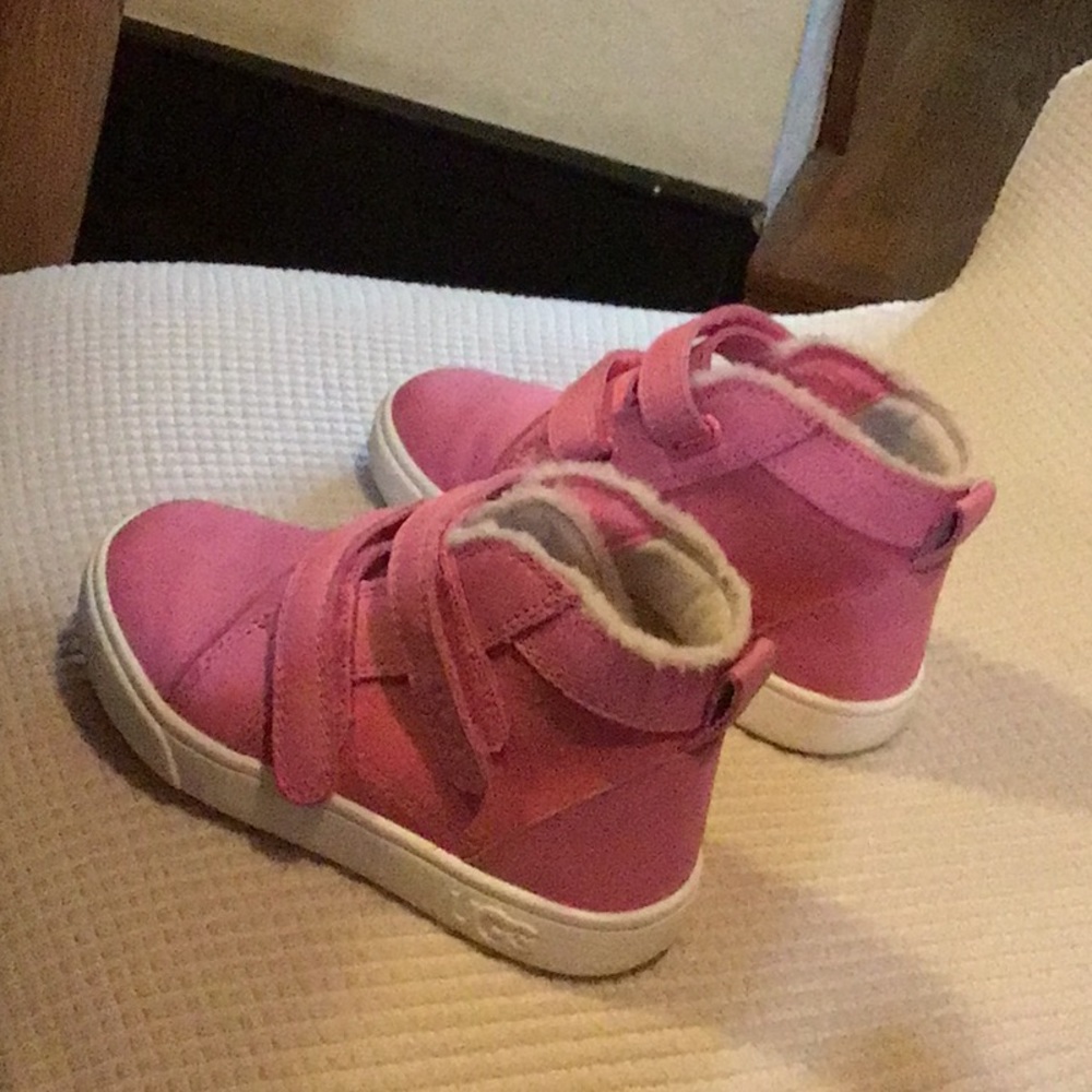 Kids Ugg Sneaker!